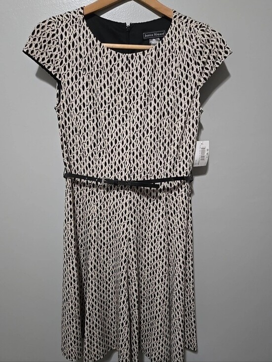 Jessica Howard Dresses & Skirts - Jessica Howard Women's Dress Sz. 8 Petite Black Cream Geometric Belt Cap Sleeve